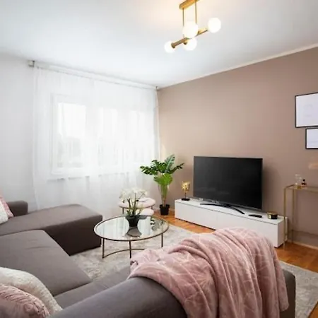 Moderan Stan U Centru Grada, Von Adelmann Apartment Pula